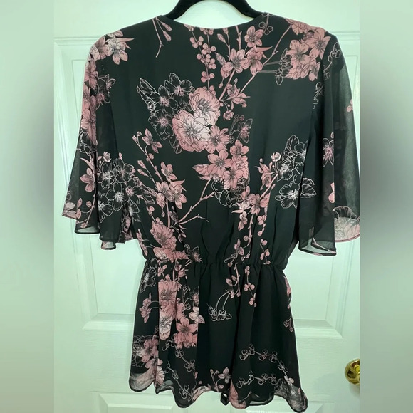EUC City Chic Blossom Love Top, Size S/16, Black - Picture 6 of 9